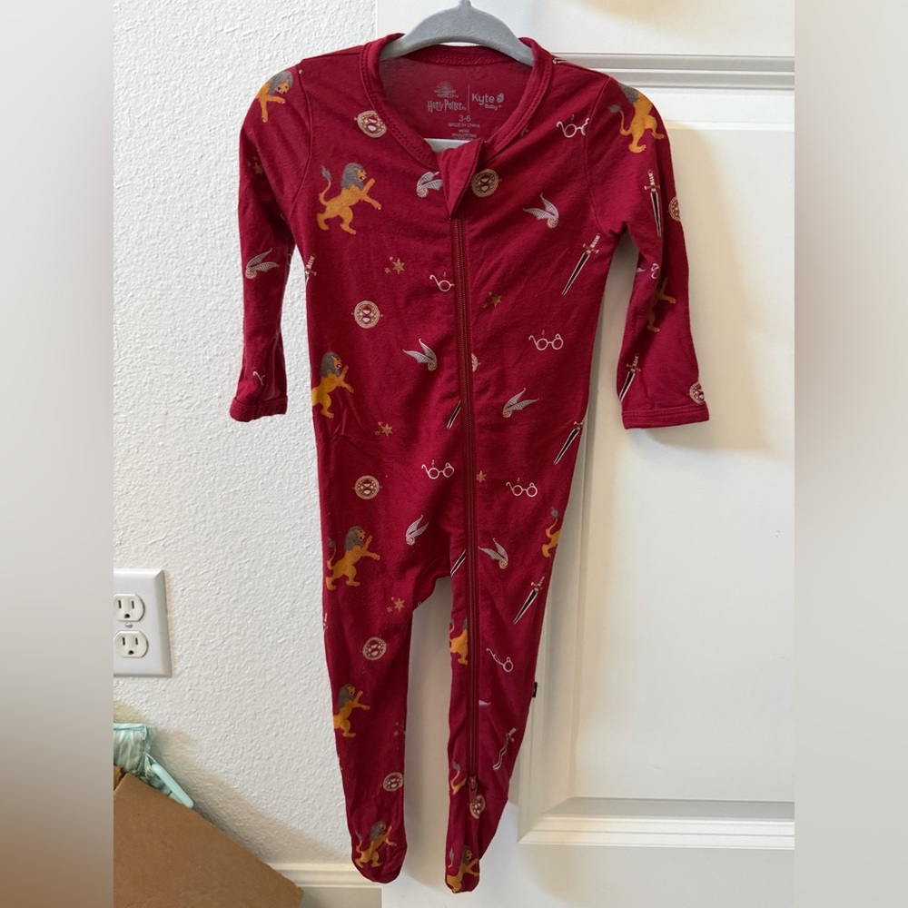 GUC Kyte Baby Griffindor Footie (3-6 months)